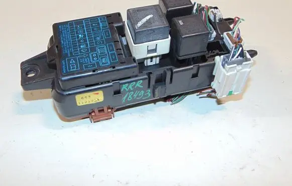 Mitsubishi Carisma Fuse module MB953410 MR193494 MB953355