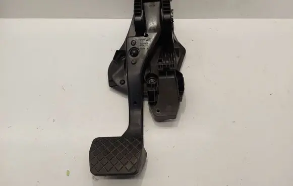 Volkswagen PASSAT B8 Accelerator throttle pedal 5Q2723058AJ