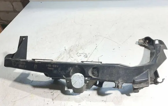 BMW 3 E90 E91 Headlight/headlamp mounting bracket 7138401 15857711