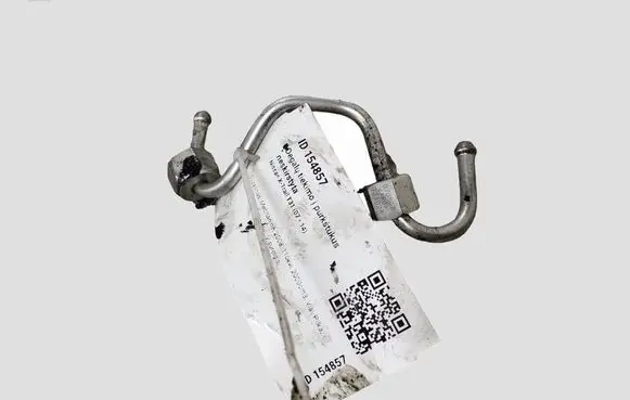 Nissan X-Trail T31 Fuel injector supply line/pipe