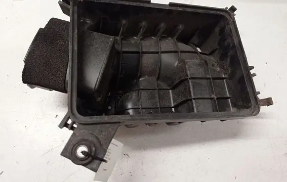 Hyundai Tucson JM Air filter box cover 281122E250