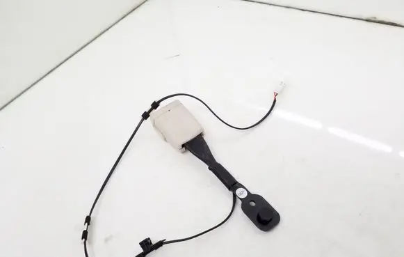 BMW 7 G11 G12 Front seatbelt buckle 7435895