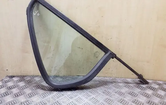 Opel Frontera B Rear vent window glass 