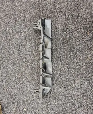 Audi A8 S8 D4 4H Front bumper mounting bracket 4H0807283