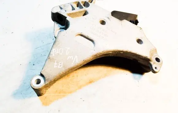 Volkswagen PASSAT B7 Engine mounting bracket 03L199207