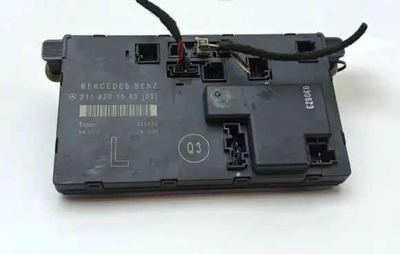 Mercedes-Benz E W211 Door control unit/module 2118201585