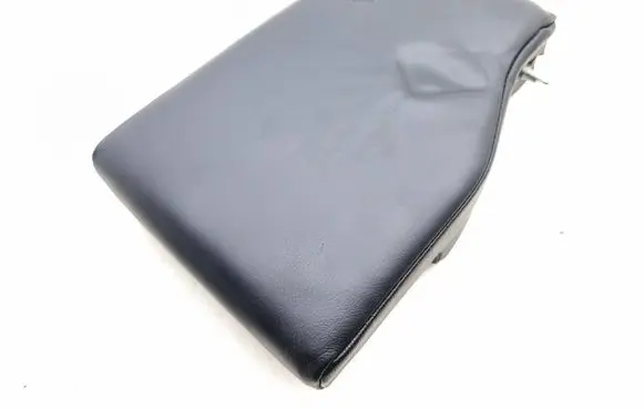 Mitsubishi Outlander Rear seat armrest 
