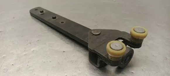 Toyota Proace Sliding door lower roller guide/hinge 9808075880