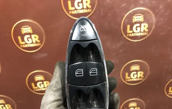 Mercedes-Benz E W211 Electric window control switch A2118219951