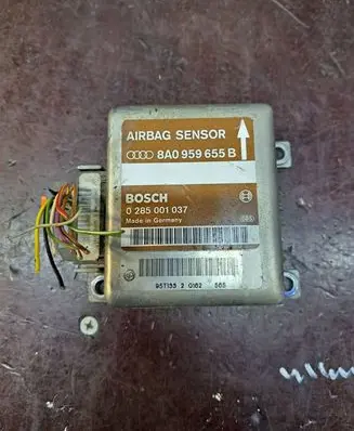 Audi A4 S4 B5 8D Airbag control unit/module 8A0959655B 0285001037