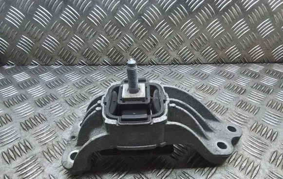 Engine mount bracket