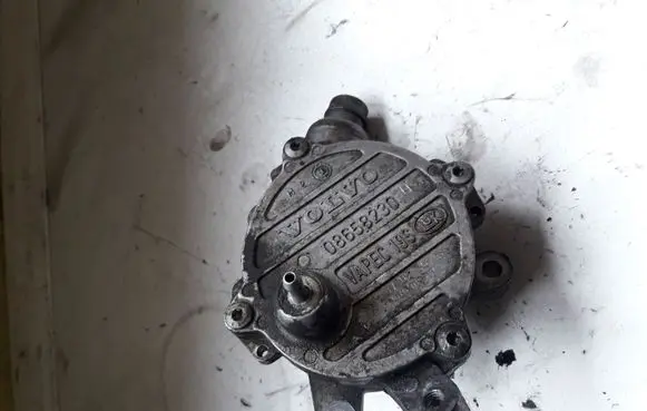 Volvo V70 Vacuum pump