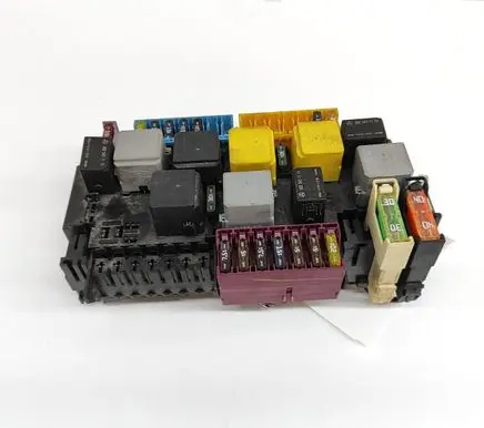 Mercedes-Benz GL X166 Fuse module A1669063801 13935164
