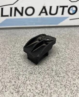 BMW 5 E39 Radiator mount bracket 1740315