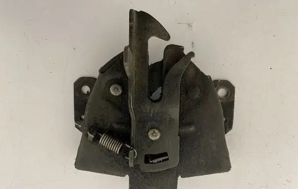 Mitsubishi Grandis Engine bonnet/hood lock/catch MR291986