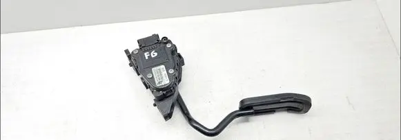 Accelerator throttle pedal