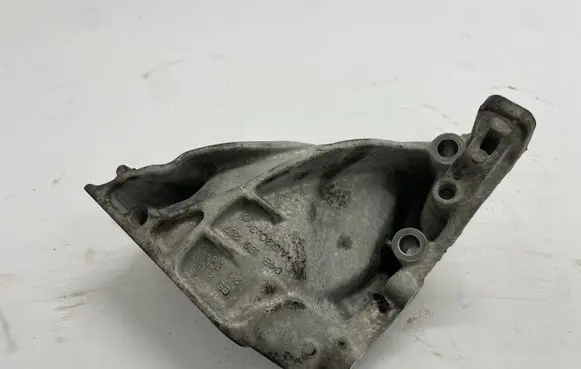 Skoda Fabia Mk3 (NJ) Engine mounting bracket 04B199207