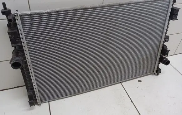 Opel Grandland X Coolant radiator 9838520180