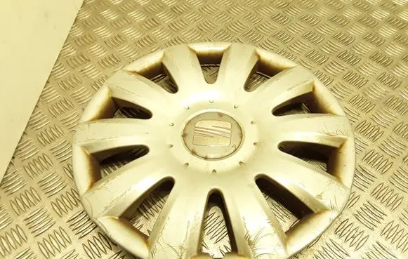 Seat Altea XL R15 wheel hub/cap/trim 1M0601147K