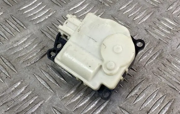 Dodge Durango Air flap motor/actuator 0267DW9BA02