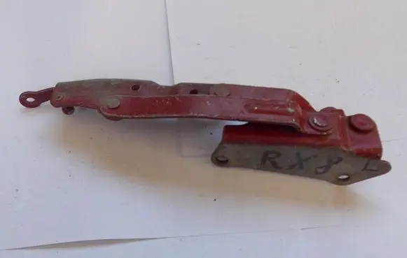 Mazda RX8 Tailgate/trunk/boot hinge Uug78999