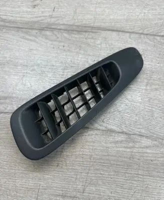 Mercedes-Benz Vito Viano W639 Dashboard air vent grill cover trim A6398310060