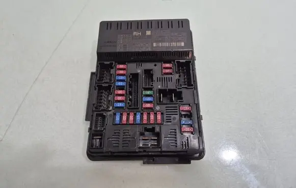 Nissan Murano Z52 Fuse module 284B73TS1B