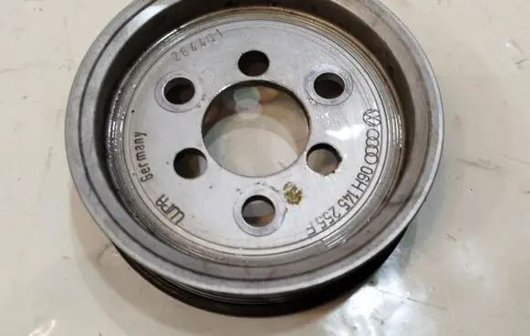 Volkswagen Amarok Power steering pump pulley 06H145255F
