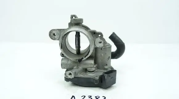 Volkswagen Golf VII Throttle valve 04L128063M