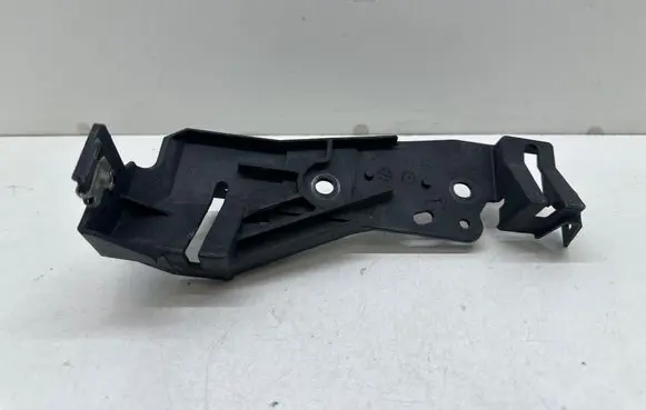 Infiniti G37 Headlight/headlamp mounting bracket 