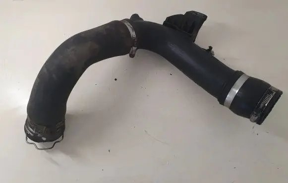 Toyota Auris 150 Intercooler hose/pipe 173620R021