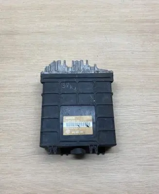 Volkswagen Golf III Engine control unit/module 1H0907311 0261200701