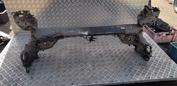 Nissan Juke I F15 Rear axle beam 