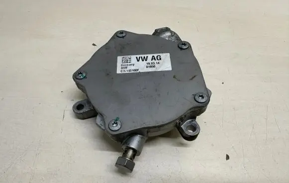 Audi A6 C7 Vacuum pump 07L145100F