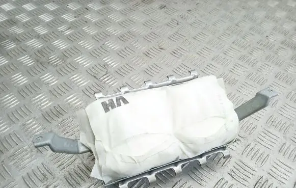 Toyota Avensis T270 Passenger airbag 