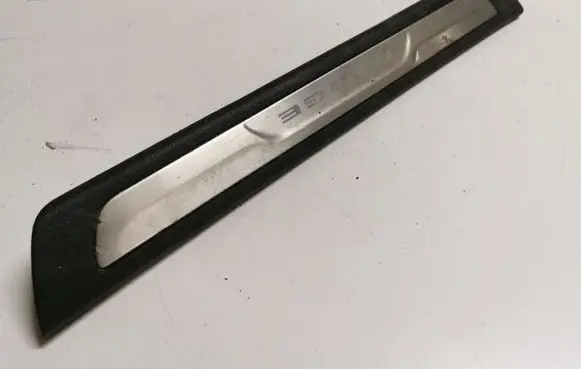 Dodge Durango Front sill trim cover 1SZ57DX9AA