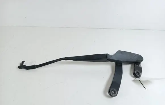 Mercedes-Benz C W204 Front wiper blade arm A2048201544