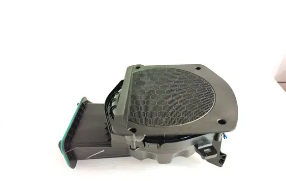 BMW X4 G02 Subwoofer speaker 6811926