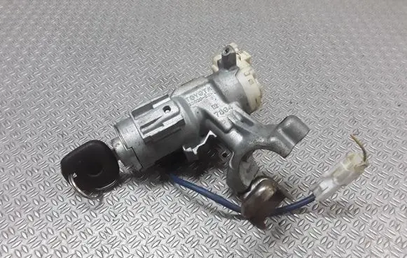 Toyota Yaris Ignition lock 45020521