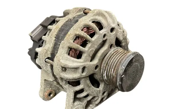 Dacia Sandero Generator/alternator 231002949RD