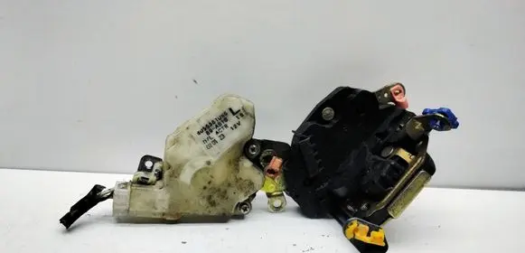 Nissan Almera Tino Front door lock 8055361U66