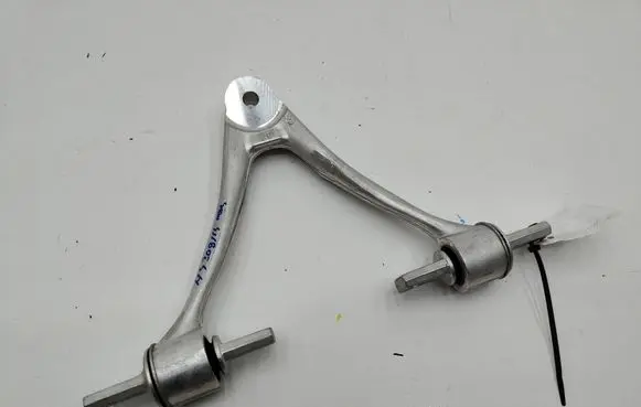 Chevrolet Corvette C7 Front upper control arm/wishbone 23158030