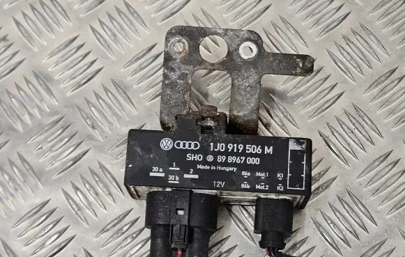 Coolant fan relay
