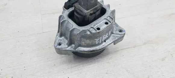 BMW 5 F10 F11 Engine mount bracket G2038310