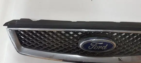 Ford Focus Front grill 4M518138 4M518200