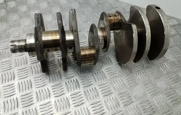 Audi A8 S8 D2 4D Crankshaft 077C F312661