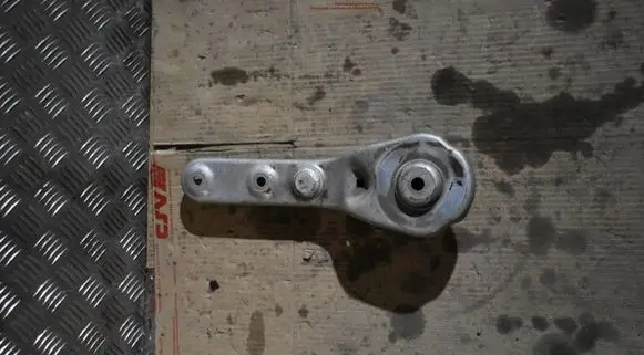 BMW 8 G15 Rear axle beam 6887416555525