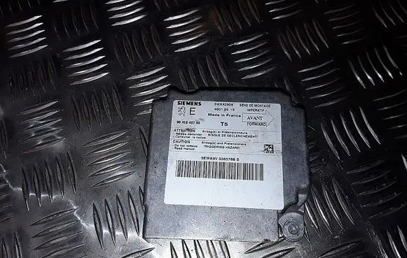 Peugeot 307 CC Airbag control unit/module 9645840780