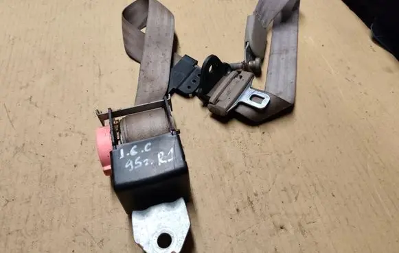 Jeep Grand Cherokee Front seatbelt 1SA4589