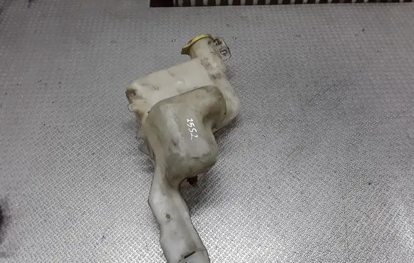 Windshield washer fluid reservoir/tank